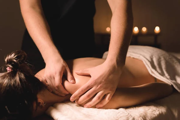 massage californien à saujon par l'estimebienetre